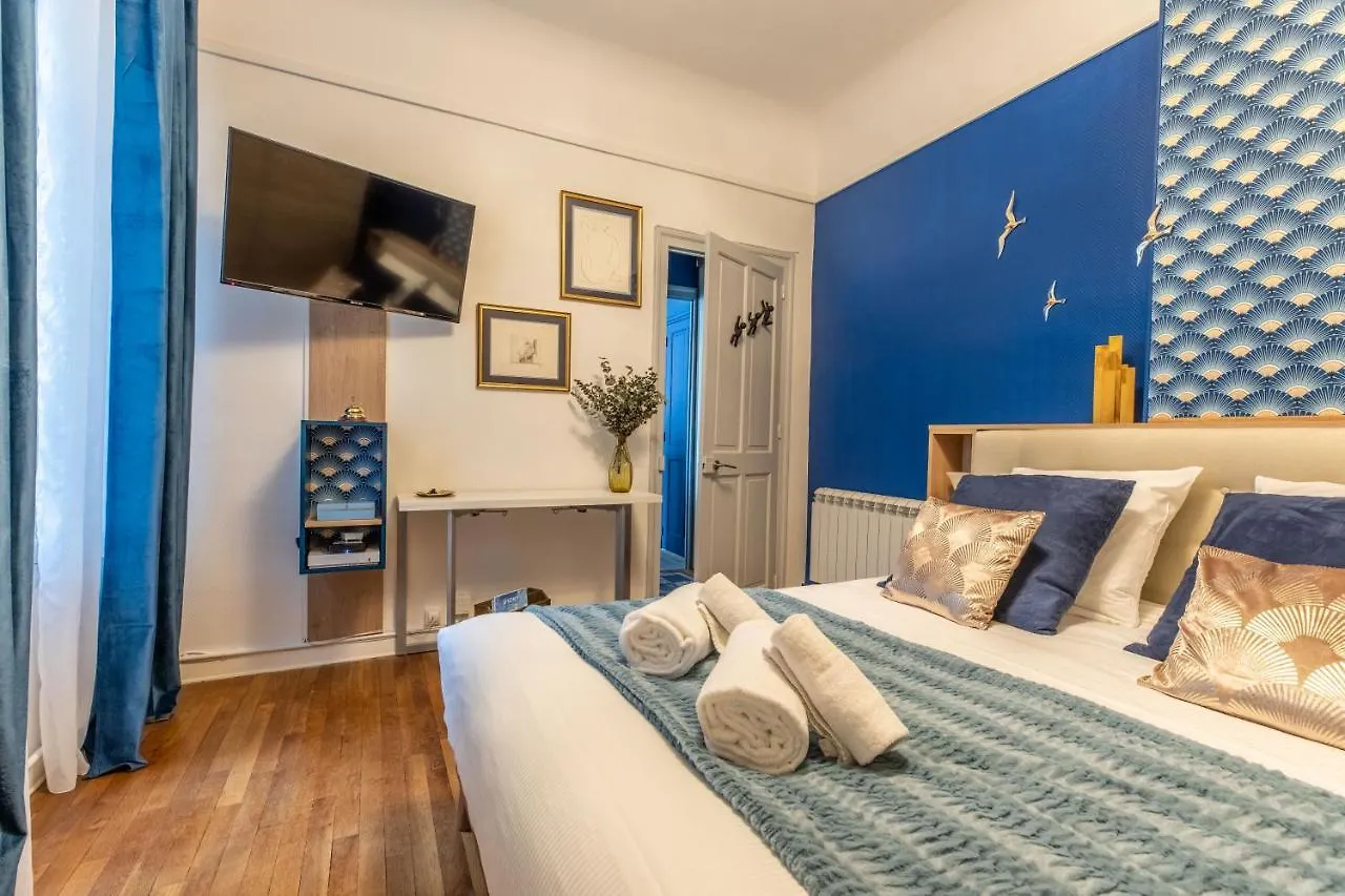International Rosa Blue - Design - Centre Ville - Ancien Palace Vichy Apartment