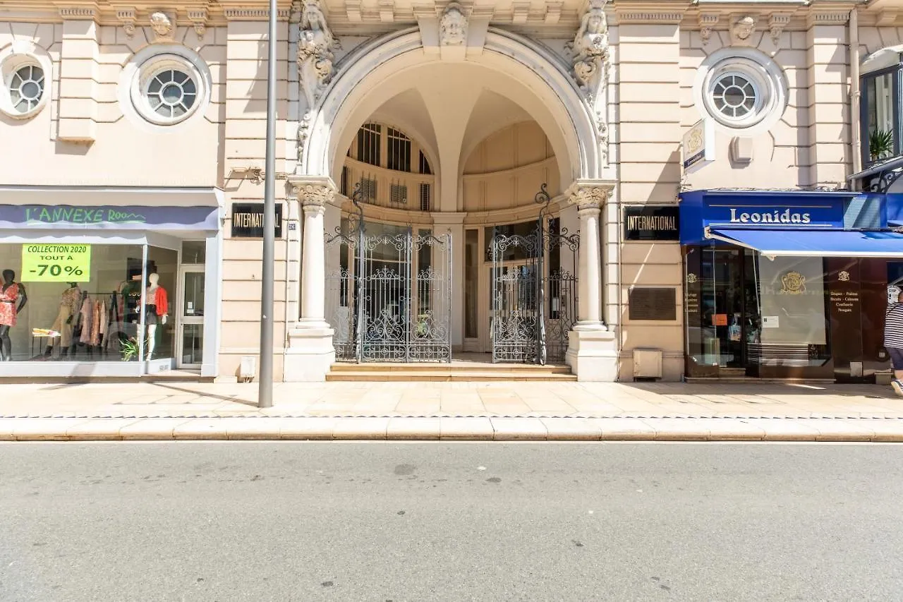 International Rosa Blue - Design - Centre Ville - Ancien Palace Vichy